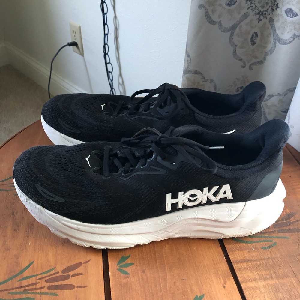 Hoka One One Men's Arahi 8 Black/White mens 12 e wide